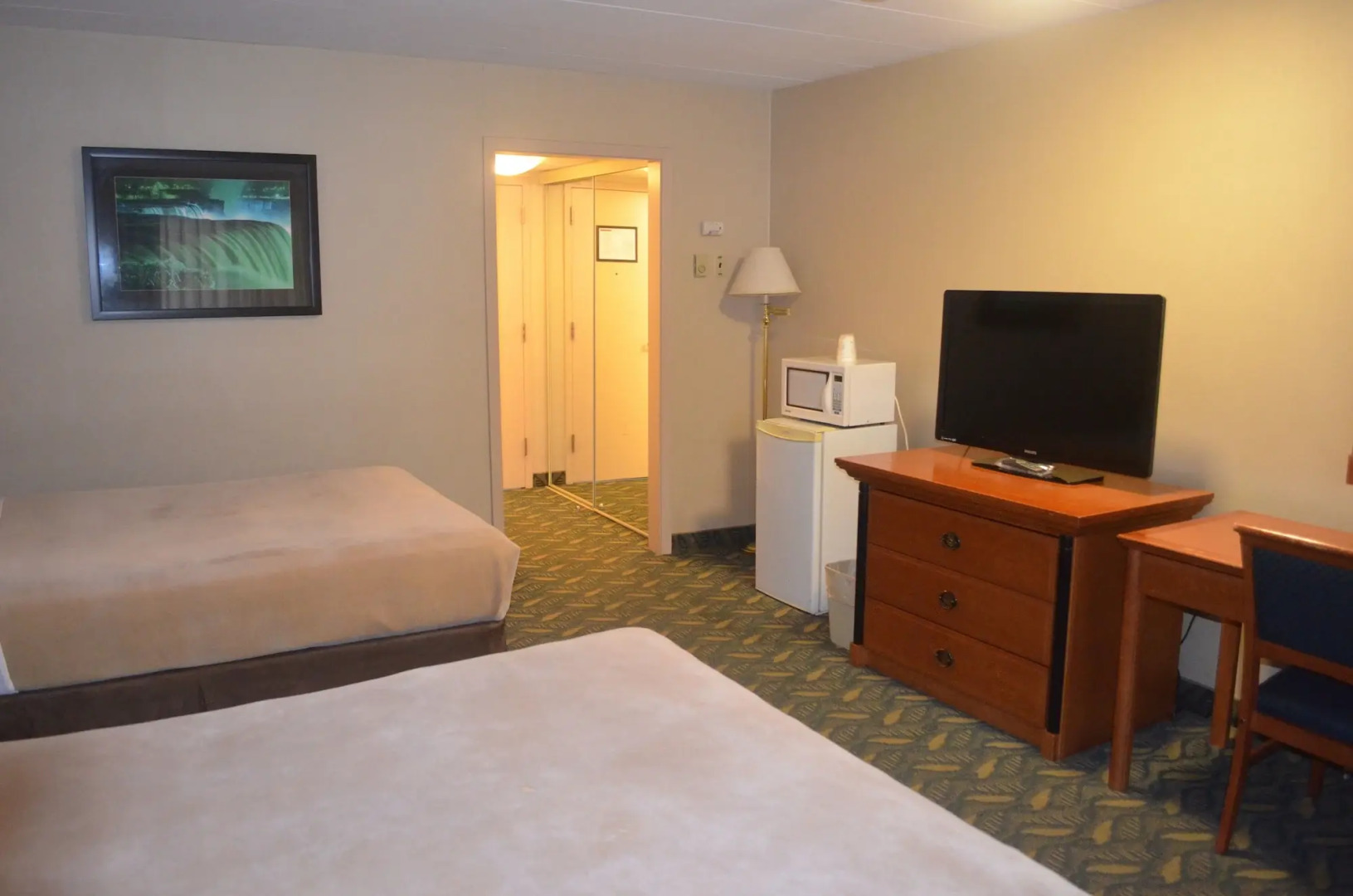 Foto - Travelodge by Wyndham Niagara Falls At the Falls