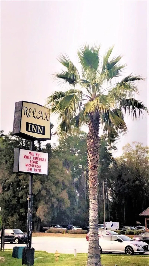 Photo - Relax Inn