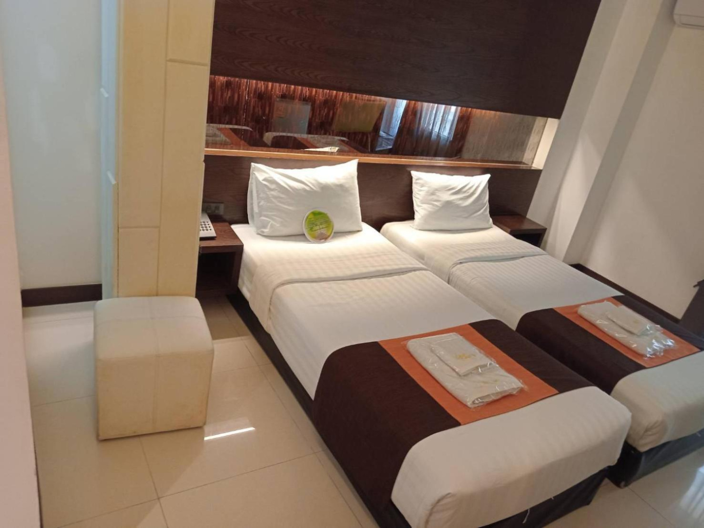 Photo - Collection O The Bangkok Airport Link Suite