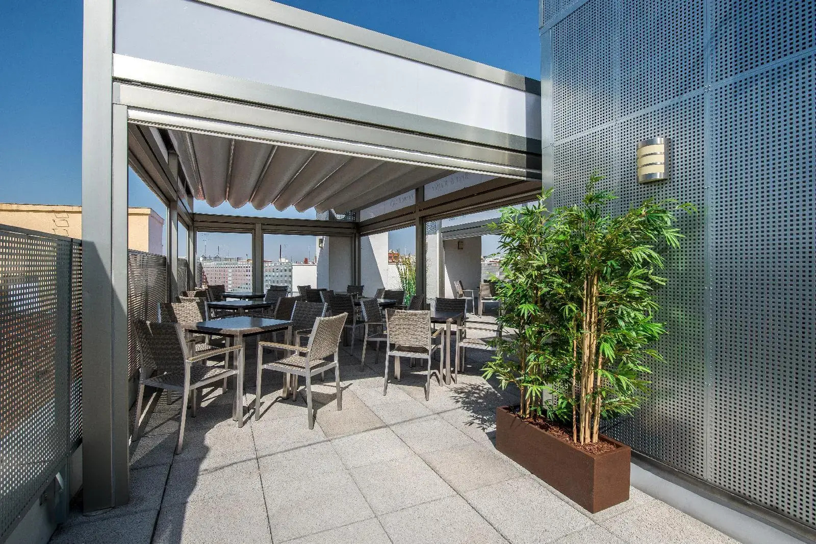 Photo - NeoMagna Madrid