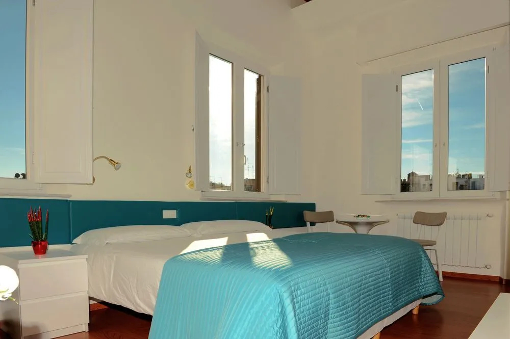 Photo - Temple View FCollection Superior Relais