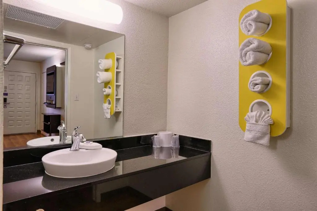 Photo - Super 8 by Wyndham Petaluma