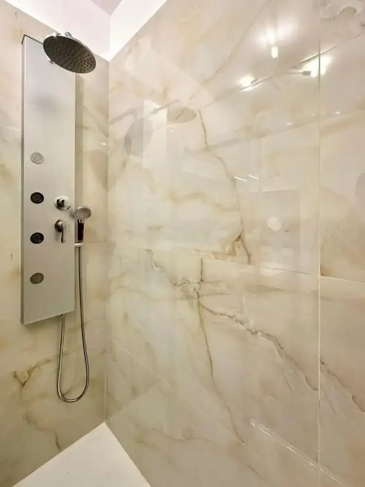 Photo - Vacanze Romane Suite 7 Languages