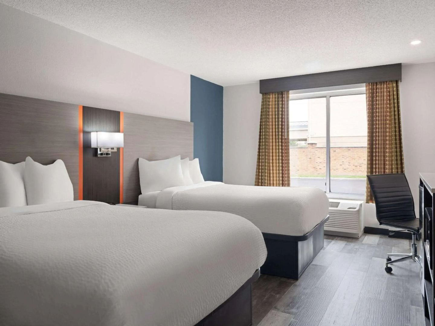 Photo - Baymont by Wyndham Indianapolis East