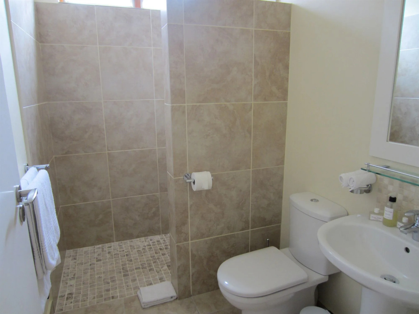 Foto - LOLOHO LODGE - 24h solar power