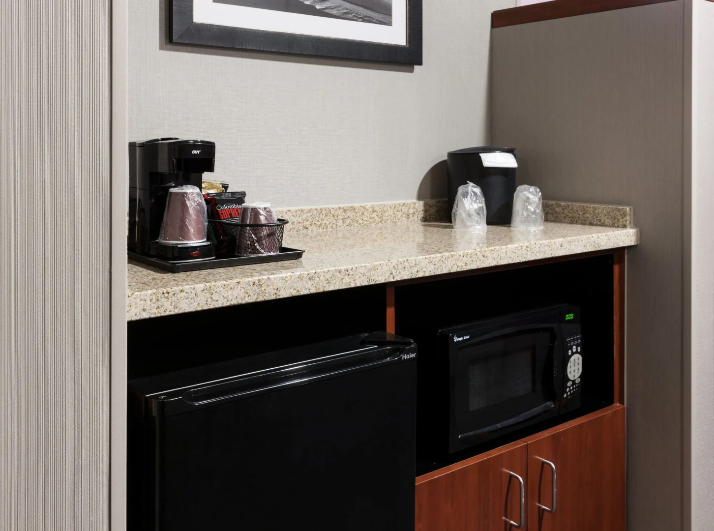 Foto - Courtyard by Marriott Santa Clarita Valencia