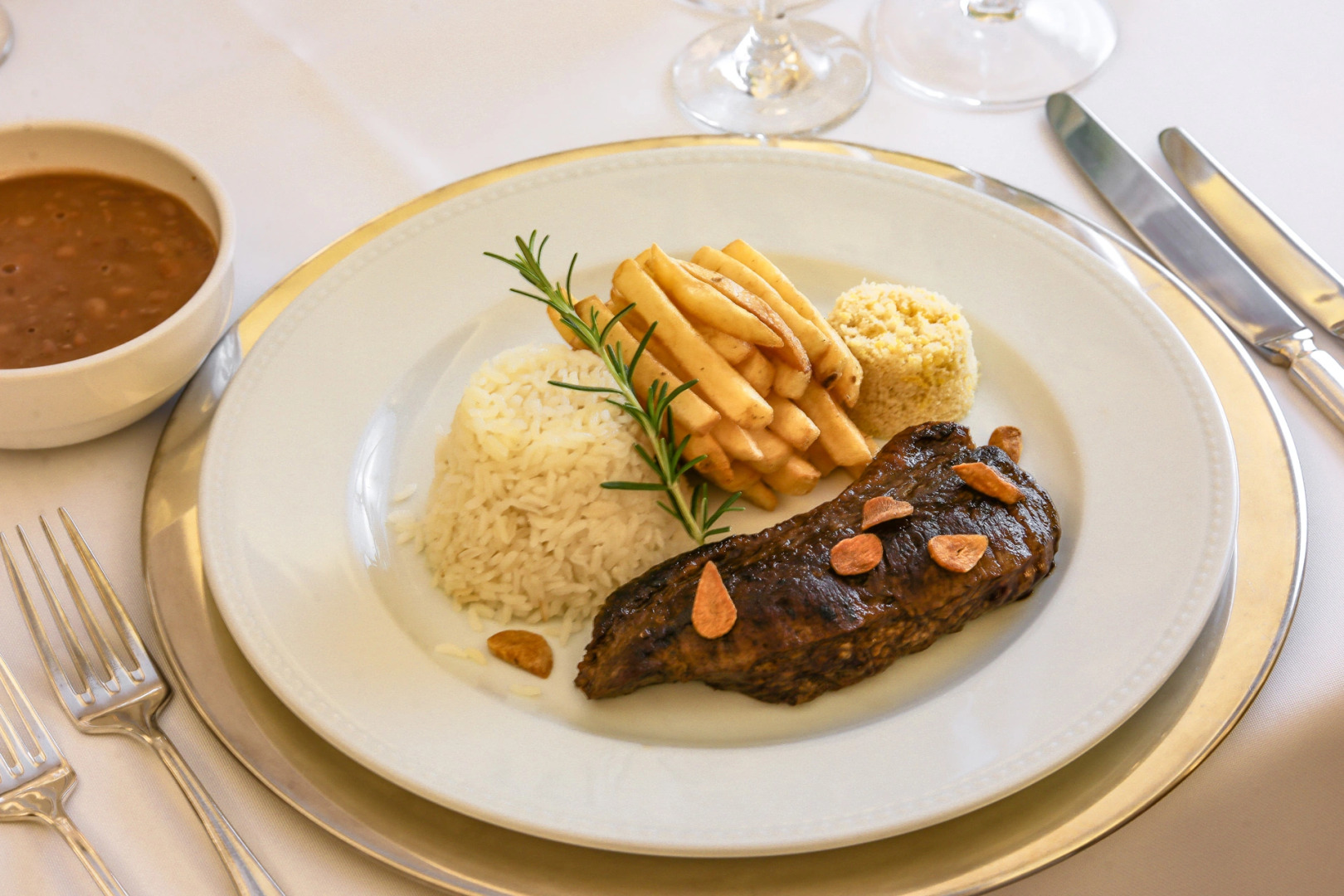 Foto - Estanplaza Funchal Faria Lima