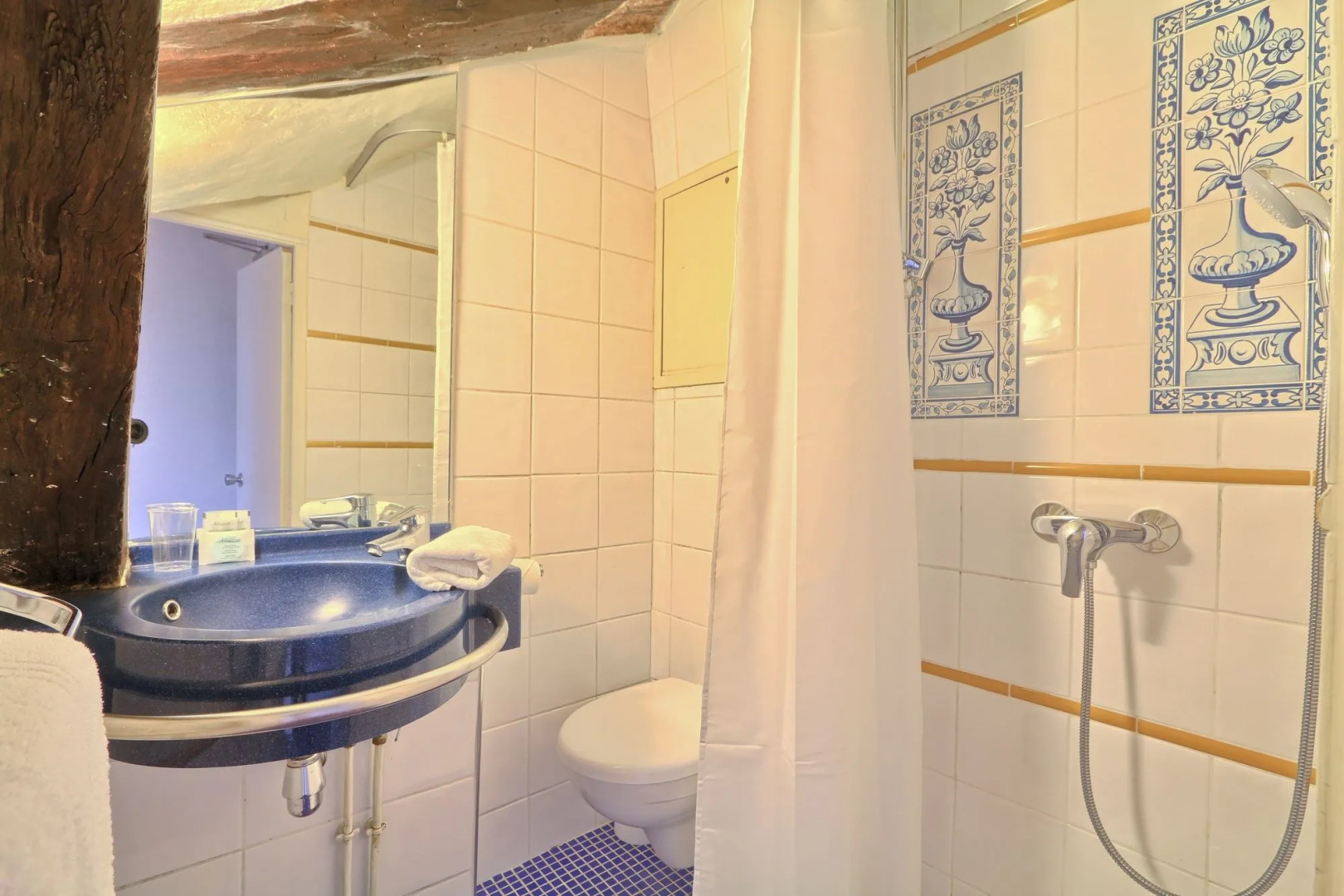 Photo - Welcome Hotel