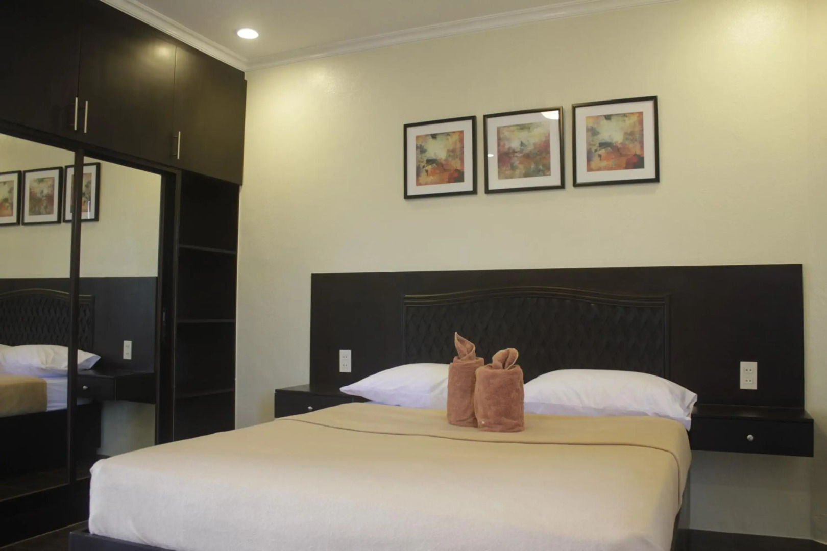 Foto - Red Knight Gardens