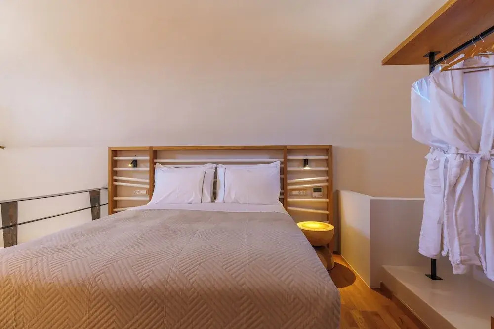 Photo - Halo Santorini - Living Experience