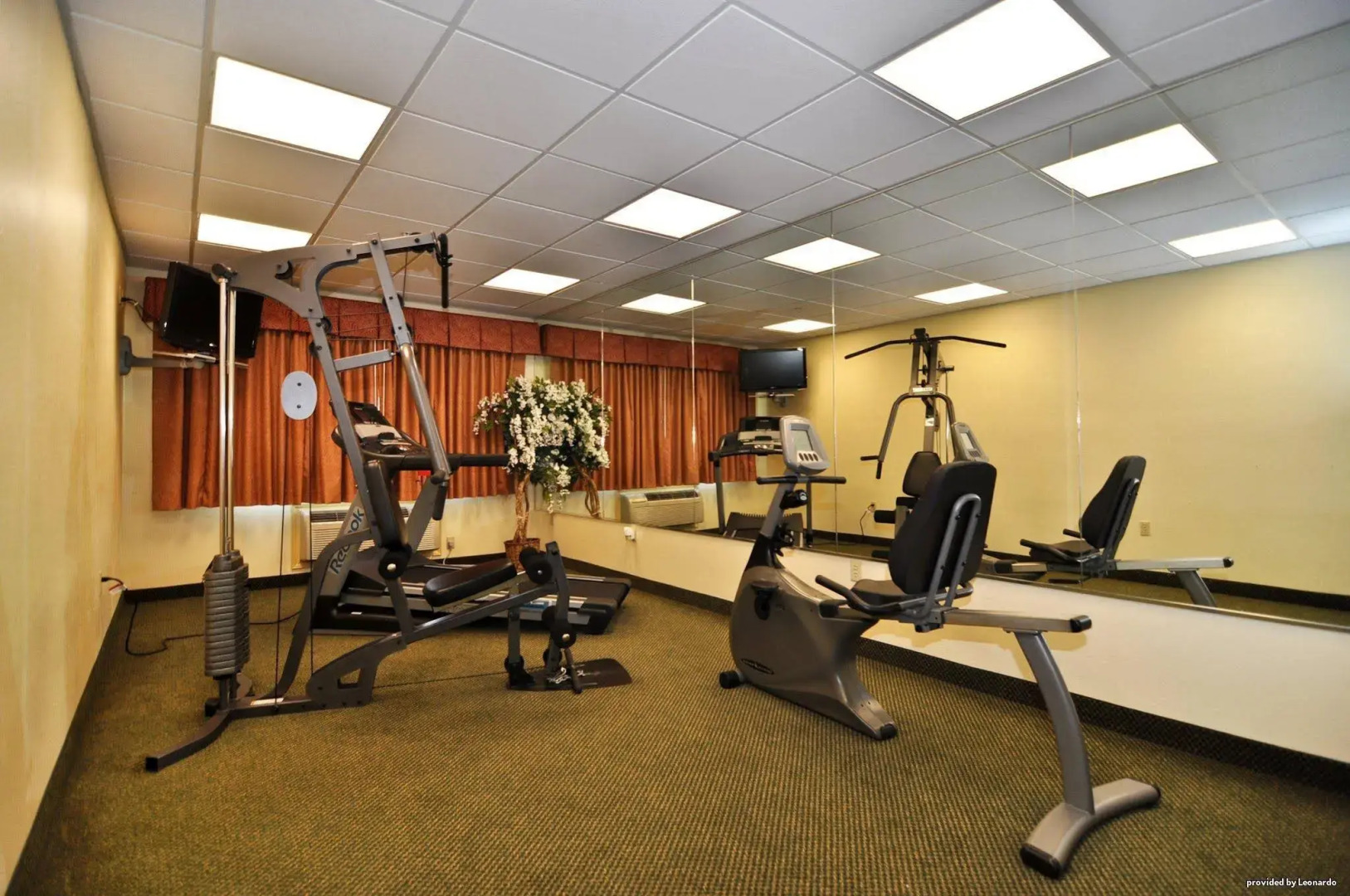 Foto - Days Inn & Suites by Wyndham Sam Houston Tollway