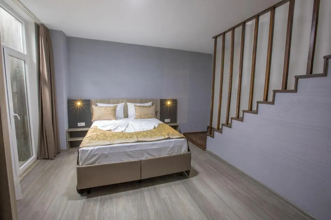Photo - Elanis Suites