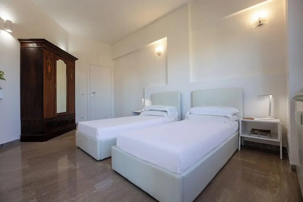 Photo - Vaticano84 Gemelli