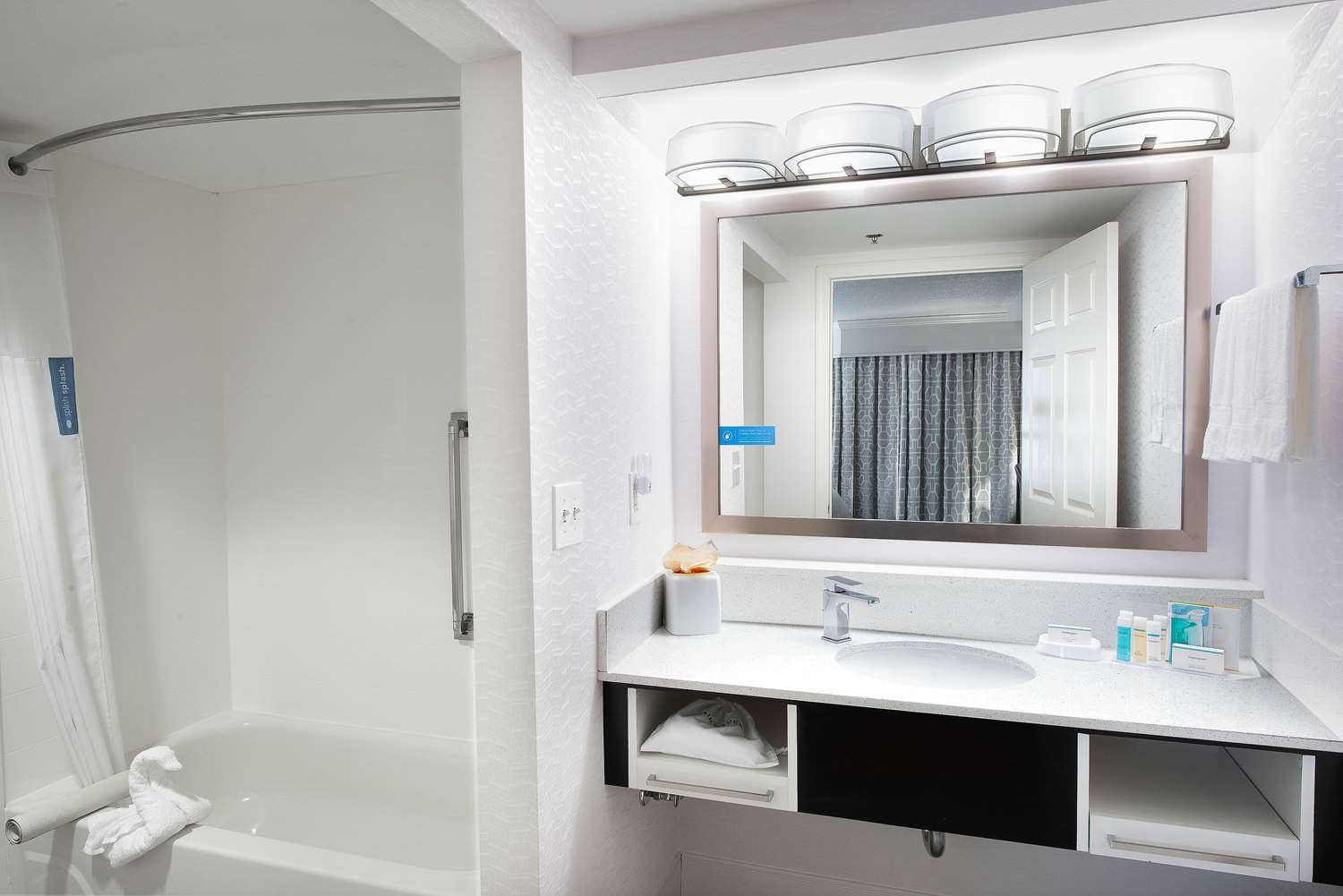 Photo - Hampton Inn & Suites Atlanta Galleria
