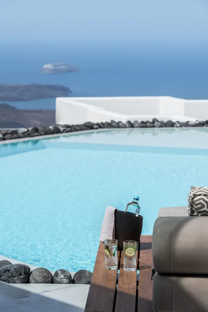 Photo - Akra Suites & Spa