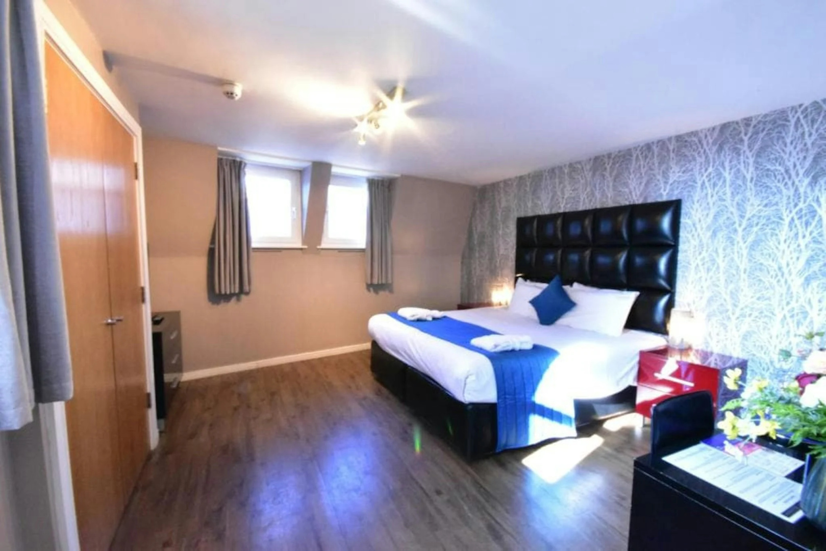 Foto - Royal Hotel Cardiff by Belvilla