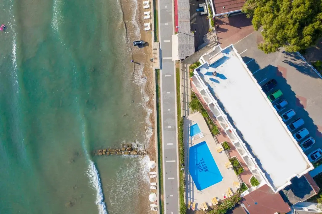 Photo - Side Beach Club