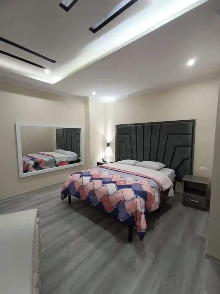 Foto - Hostal Kapital City