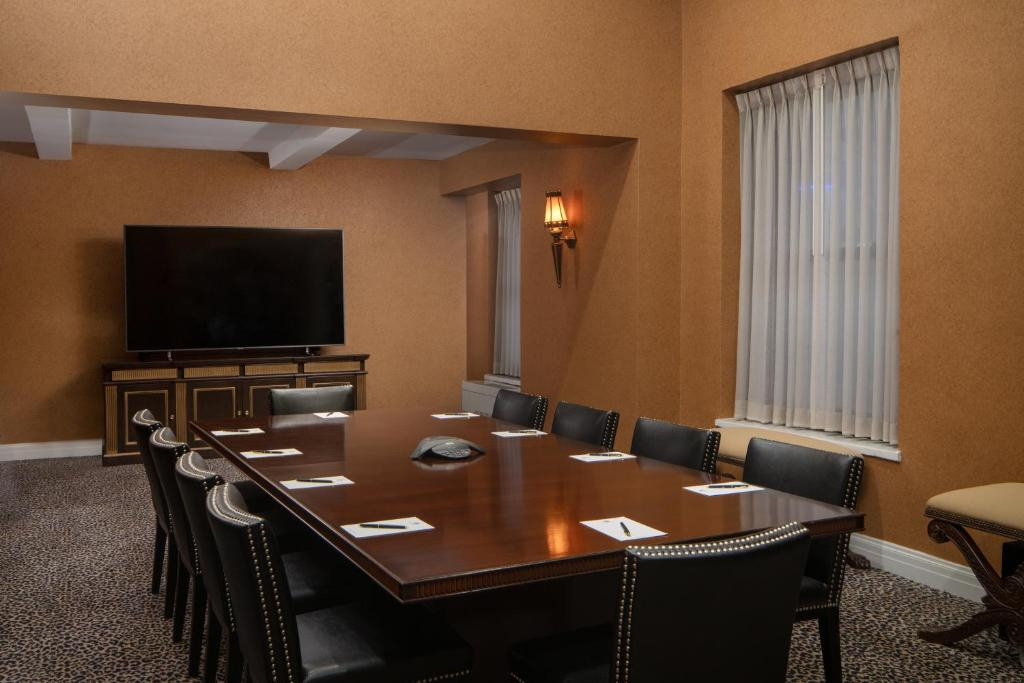 Photo - The Manhattan Club