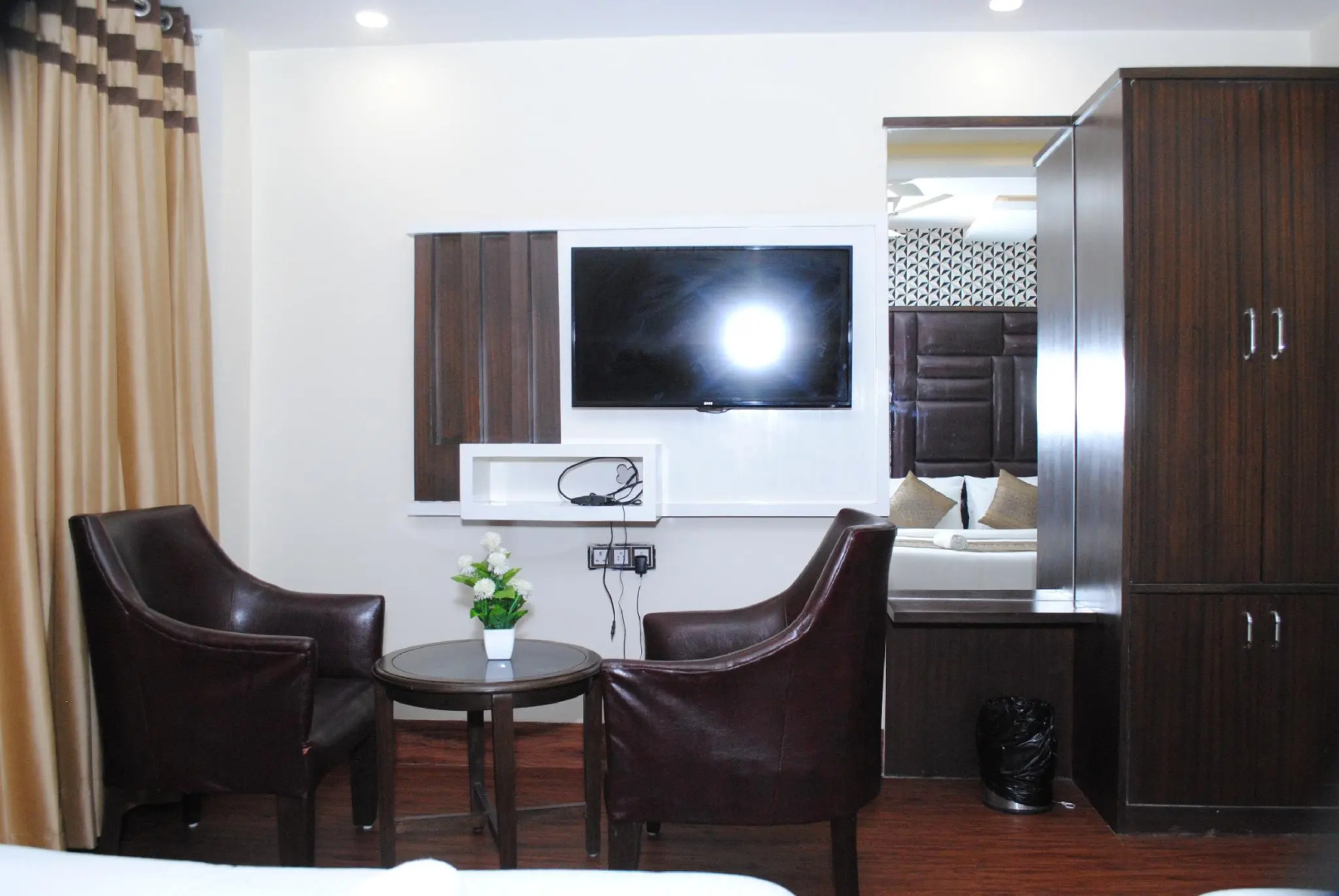 Photo - Hotel Superb Just Near New Delhi Railway Station & Connaught Place