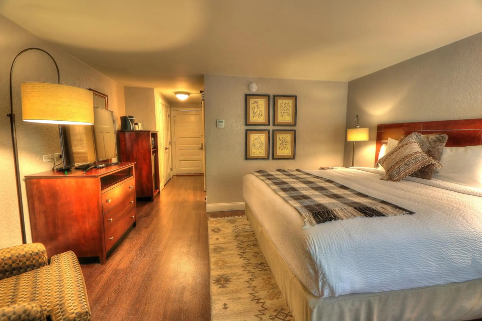 Photo - River Edge Inn
