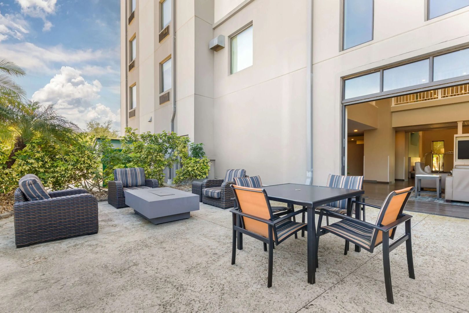 Photo - Magnolia Pointe; BW Signature Collection