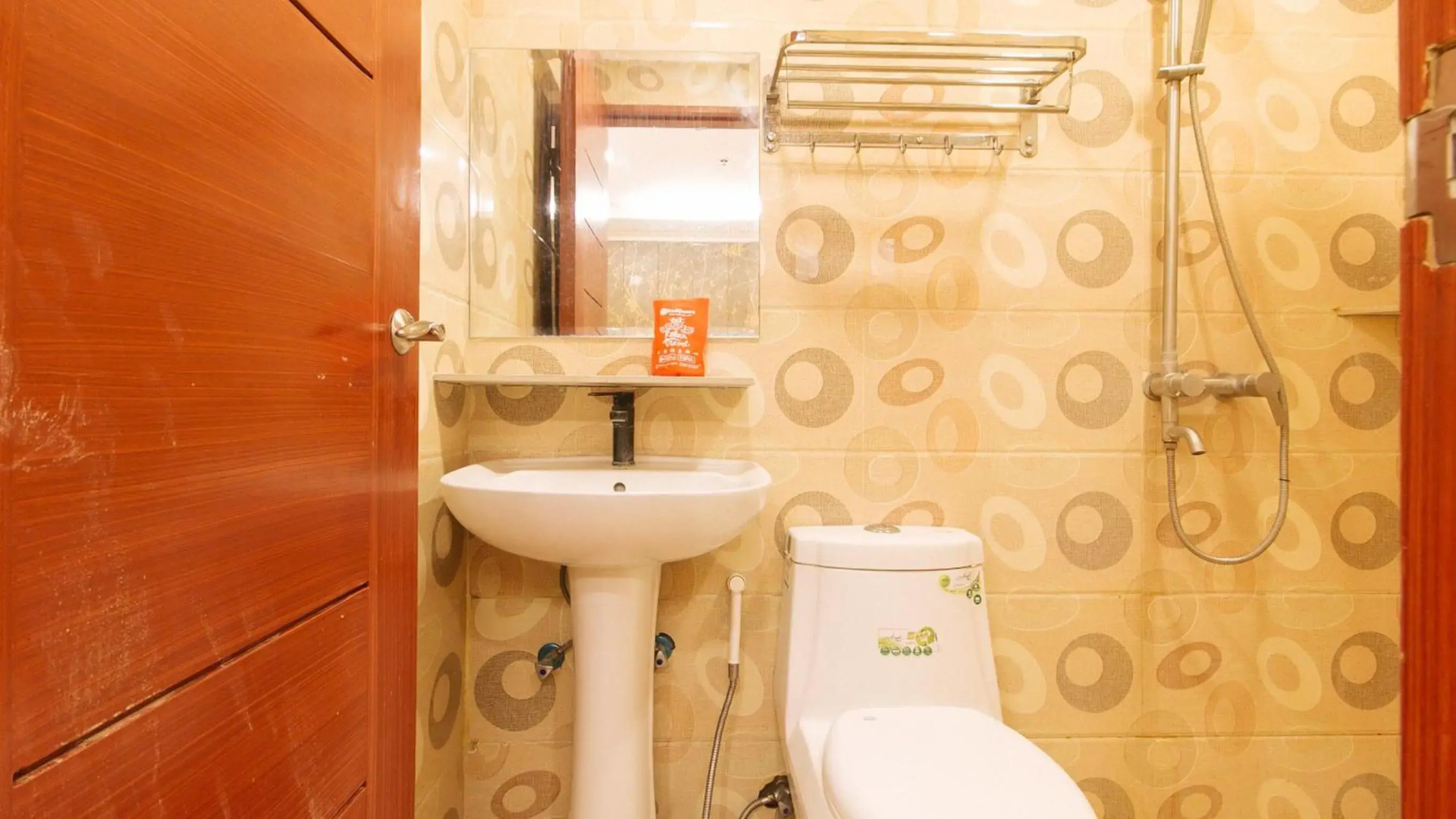 Photo - RedDoorz Plus at Winter Benitez