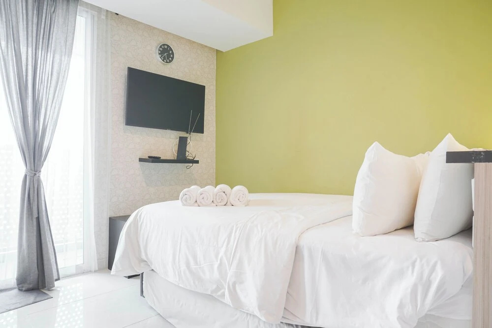 Comfortable Studio at West Vista Apartment