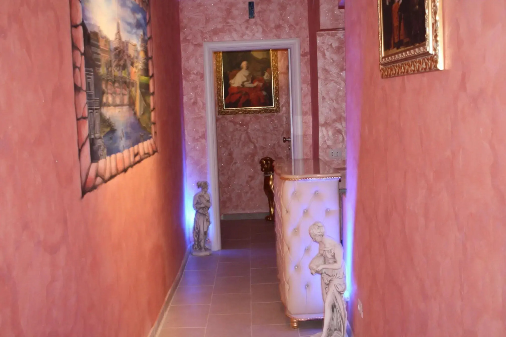 Photo - Pope's Suites