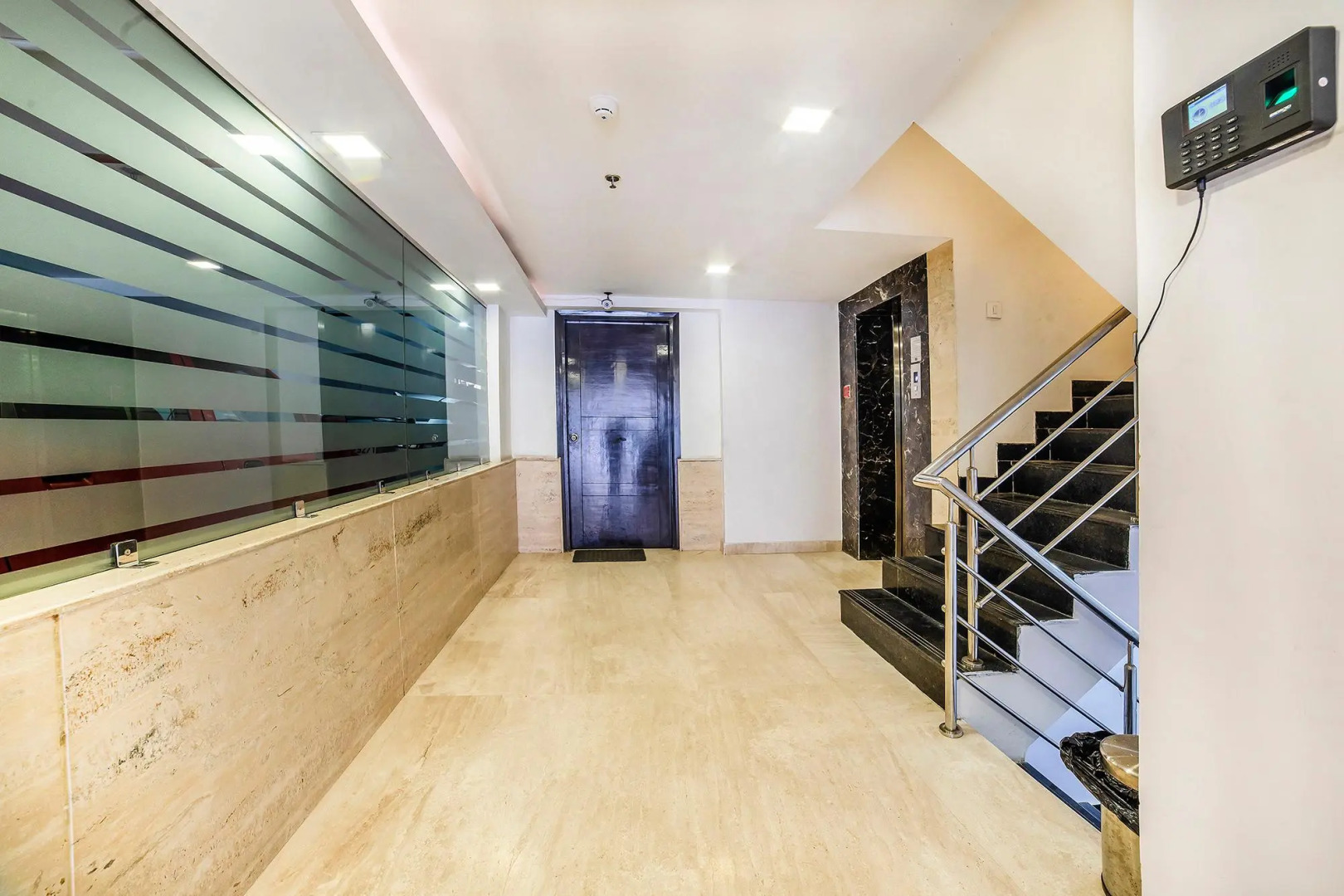 Foto - FabHotel Galaxy - Nr Patel Nagar Metro