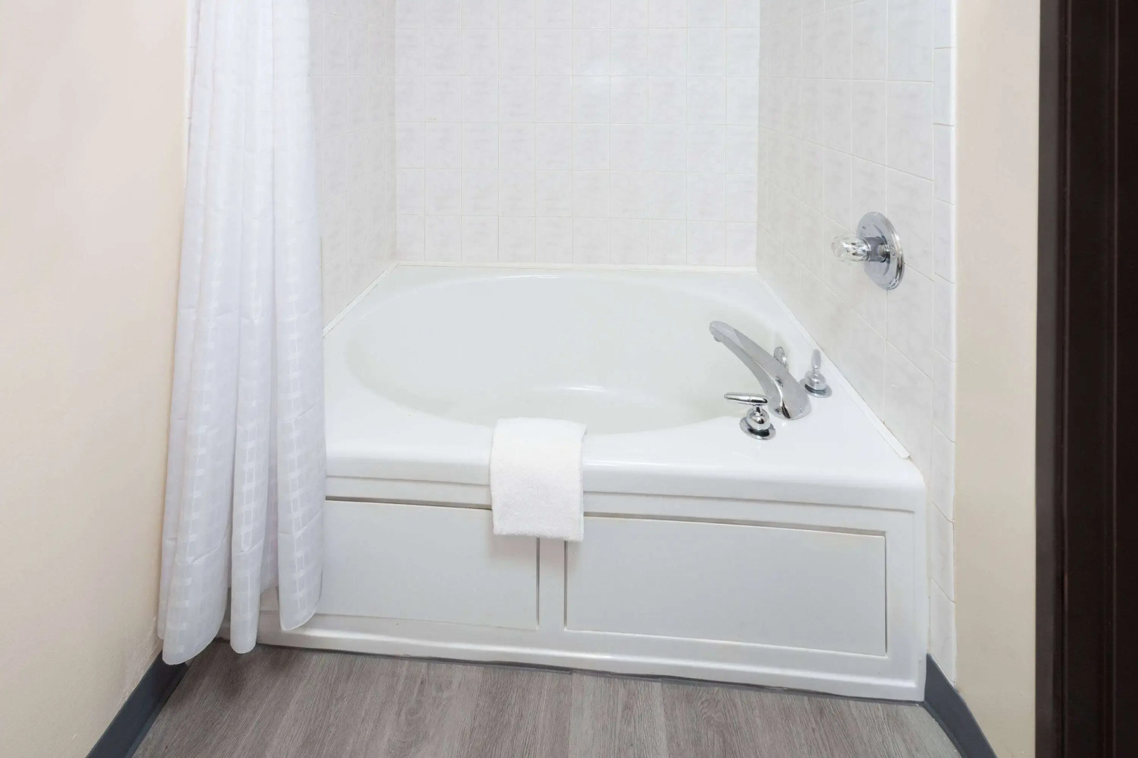 Foto - Super 8 by Wyndham McHenry Fox Lake Area