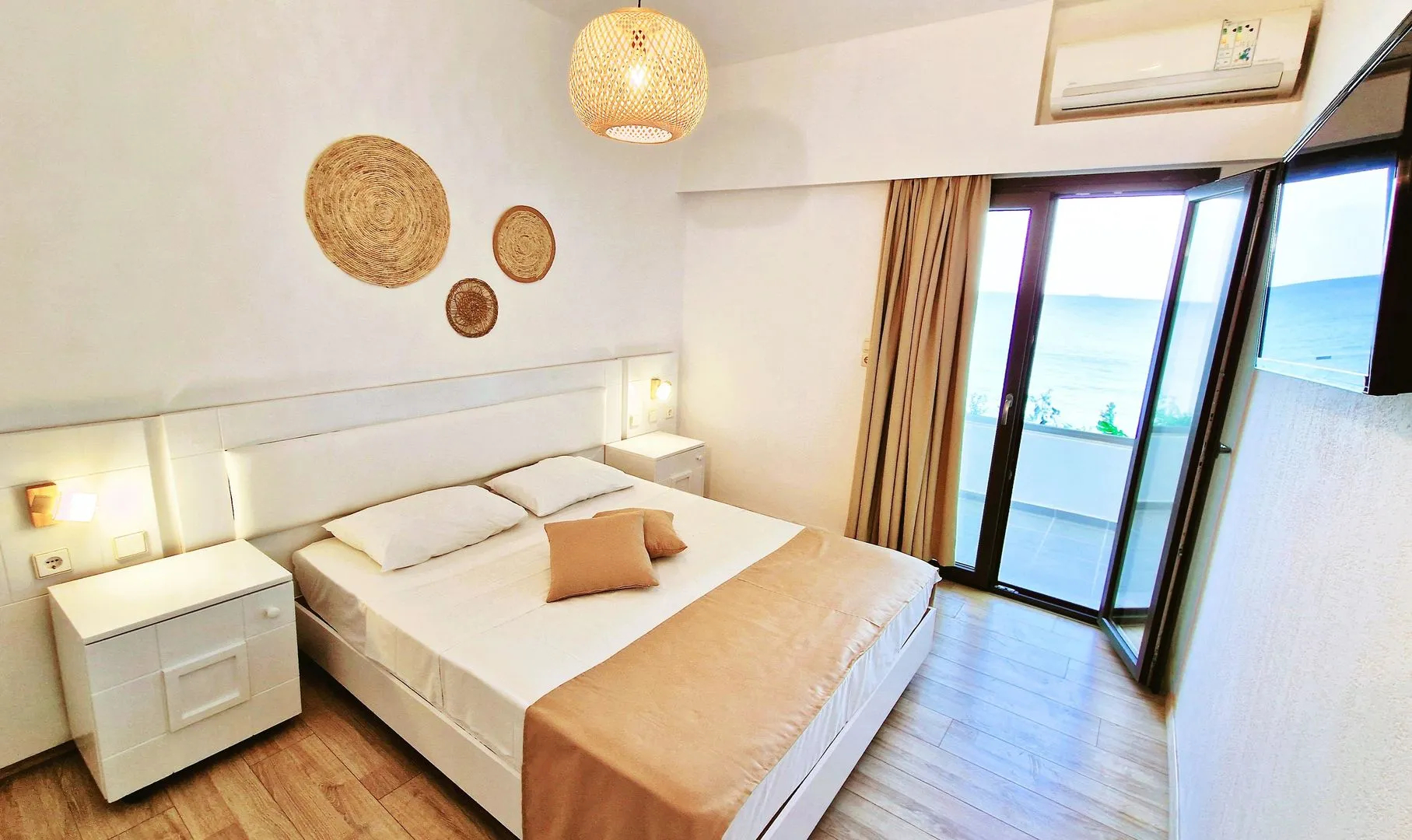 Photo - Sunset Beach Hotel