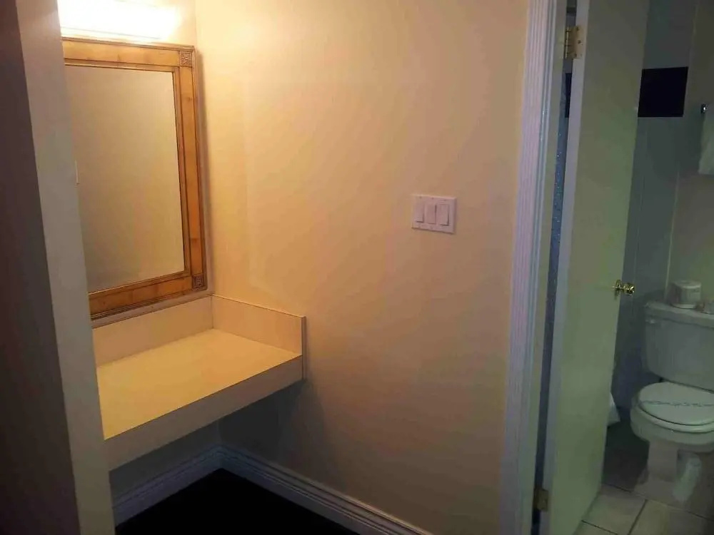 Photo - Island Travel Inn