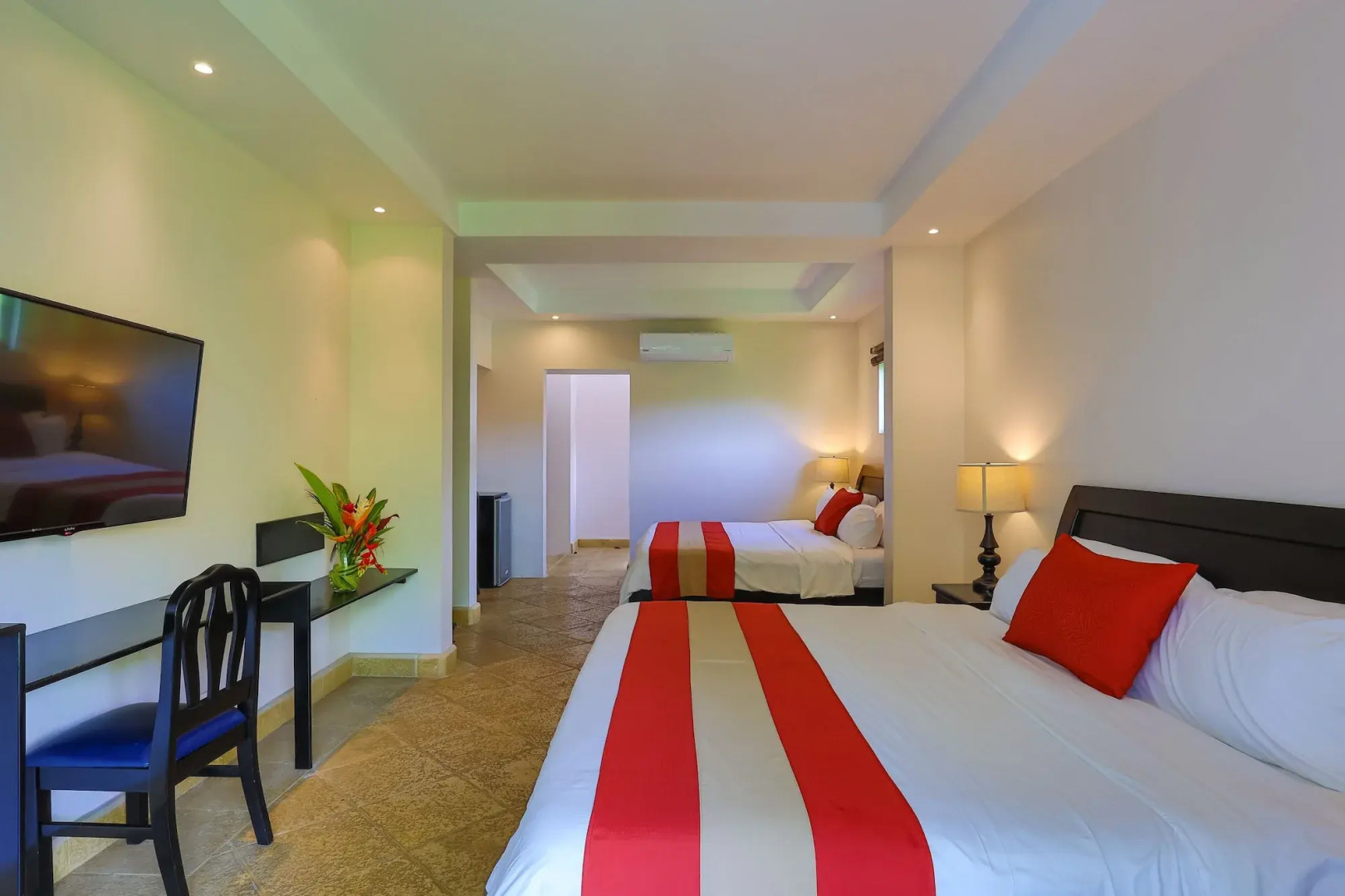 Photo - Shana by the Beach Manuel Antonio