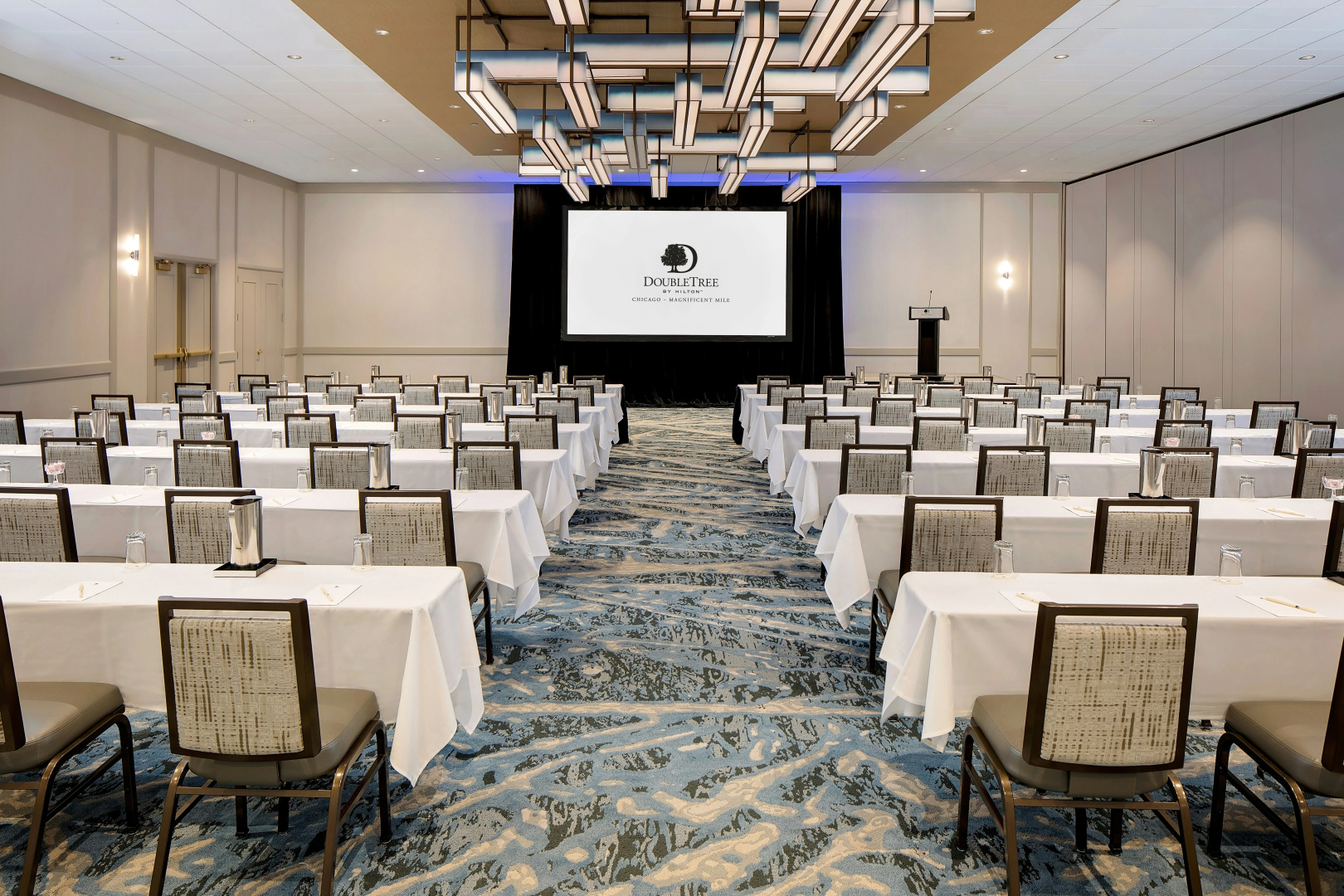 Foto - DoubleTree by Hilton Chicago - Magnificent Mile