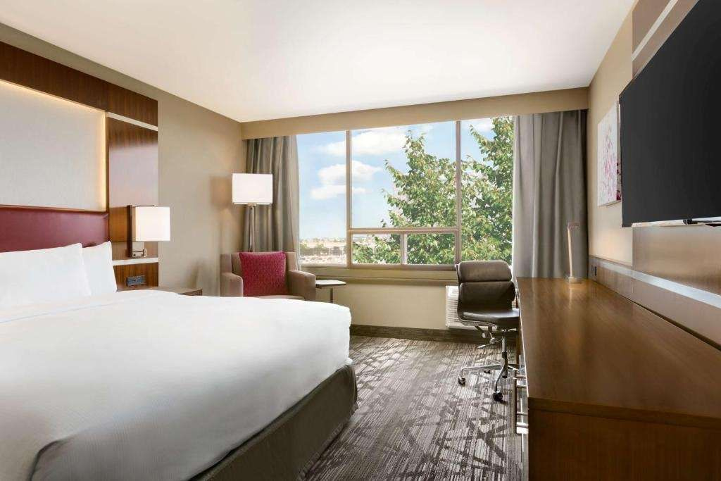 Photo - Doubletree by Hilton Toronto Airport, ON