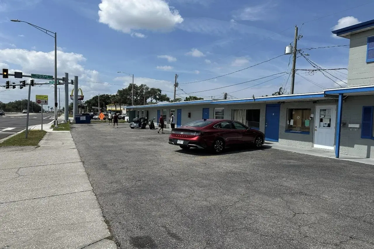 Foto - Base Motel By OYO South Tampa