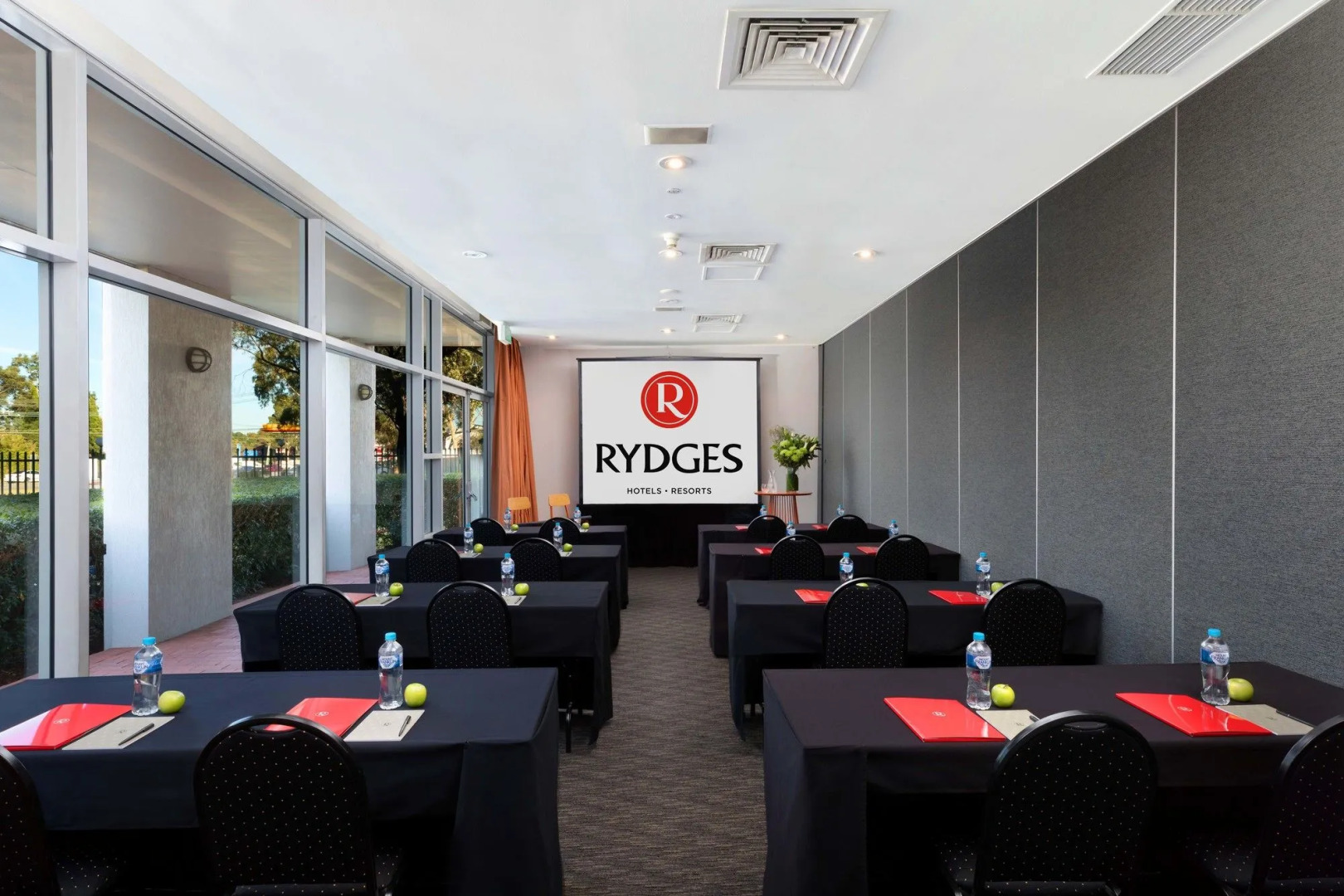 Photo - Rydges Bankstown