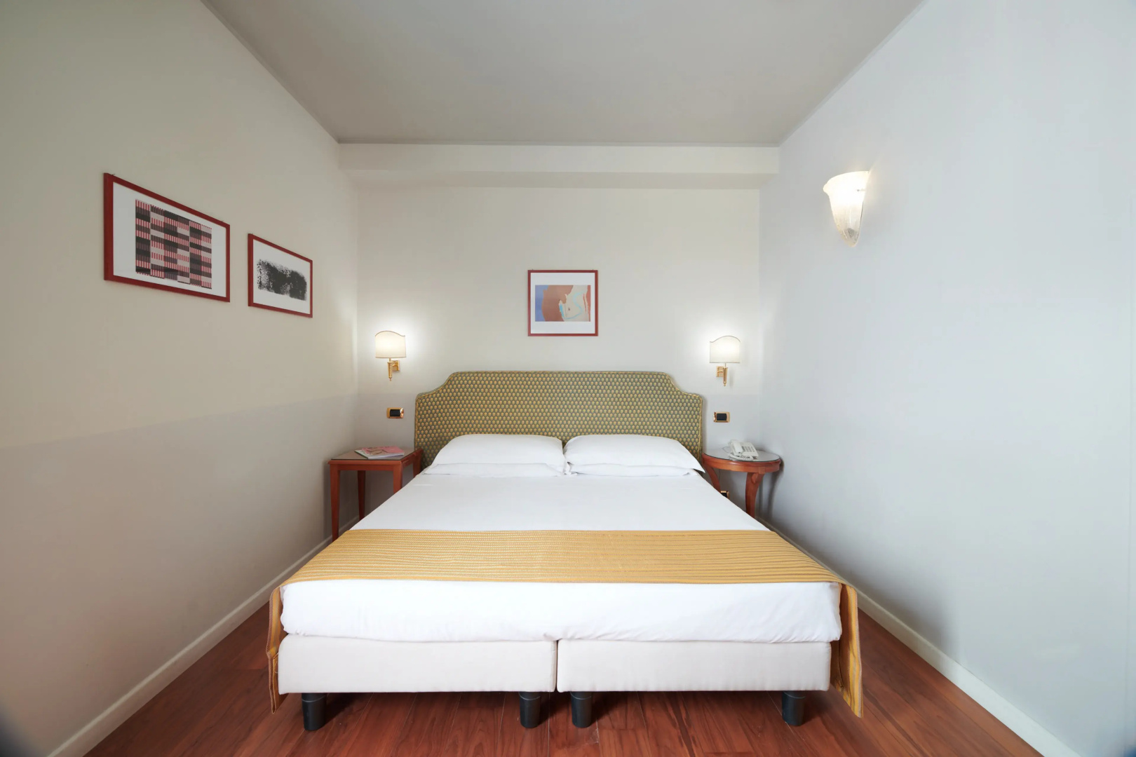 Photo - Hotel Plaza