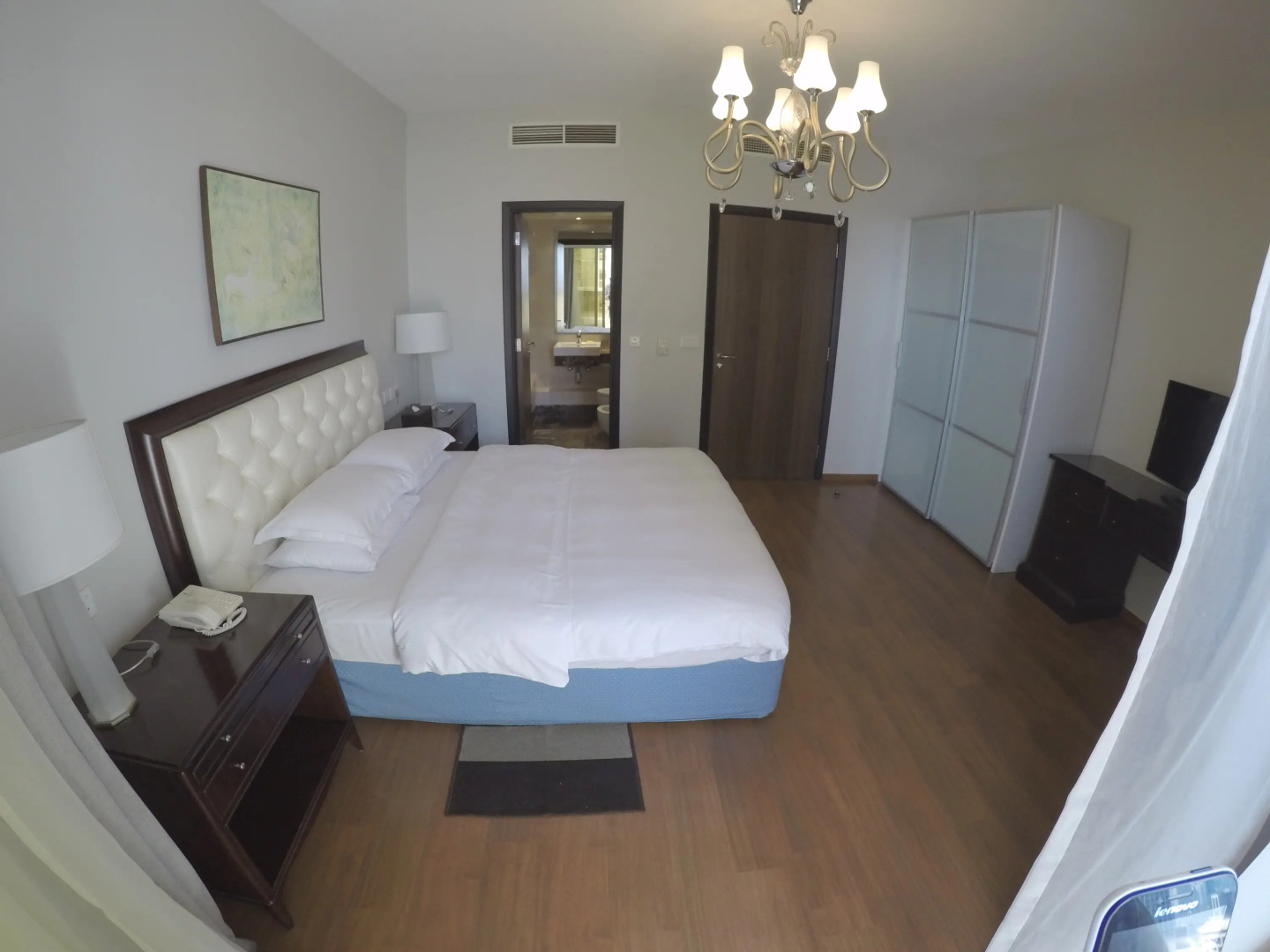 Foto - Number One Tower Suites