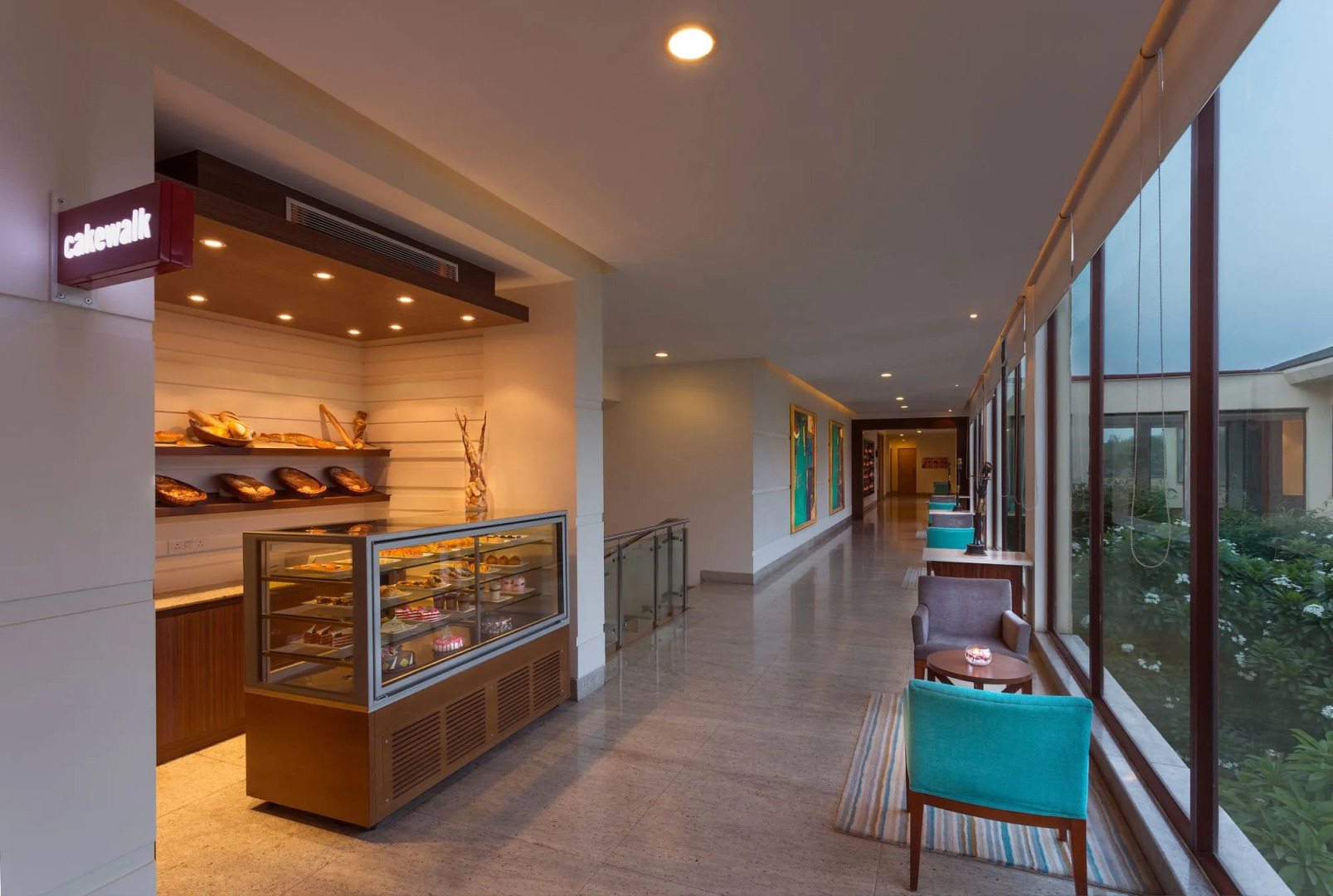 Foto - Four Points by Sheraton New Delhi, Airport Highway