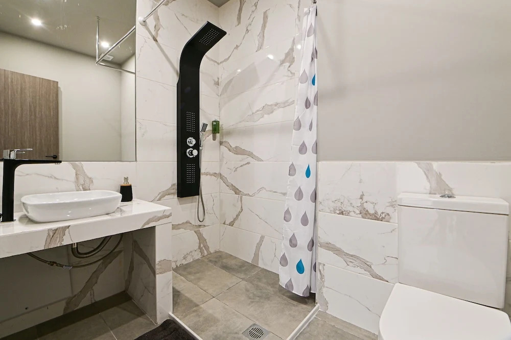 Photo - Thisean Modern Suites By Athens Stay