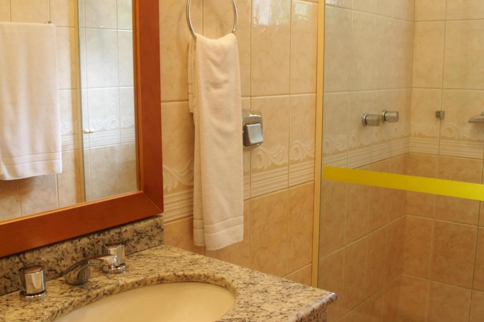 Photo - Hotel Galo Vermelho