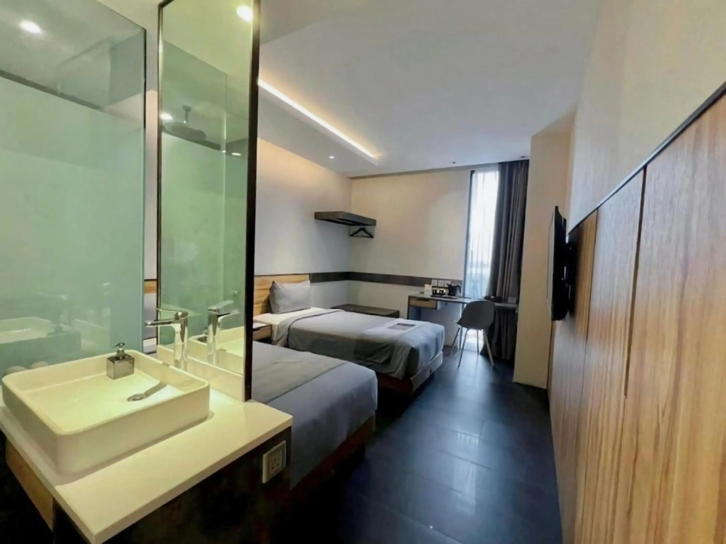 Photo - Erian Hotel