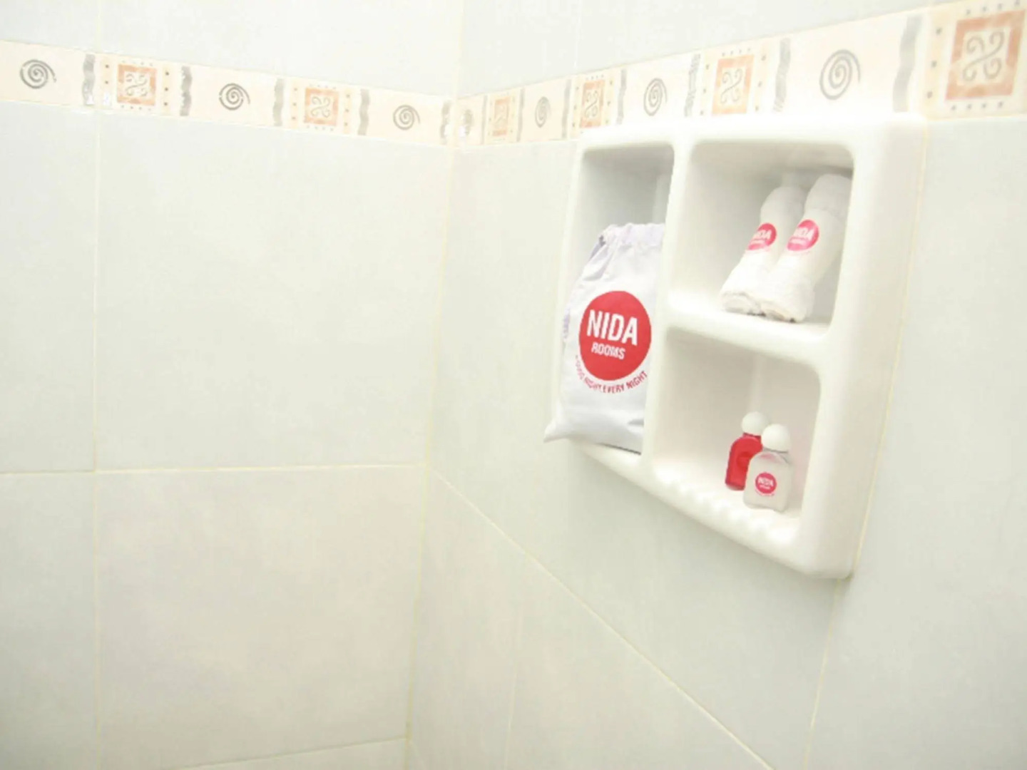 Photo - Sugiras Living