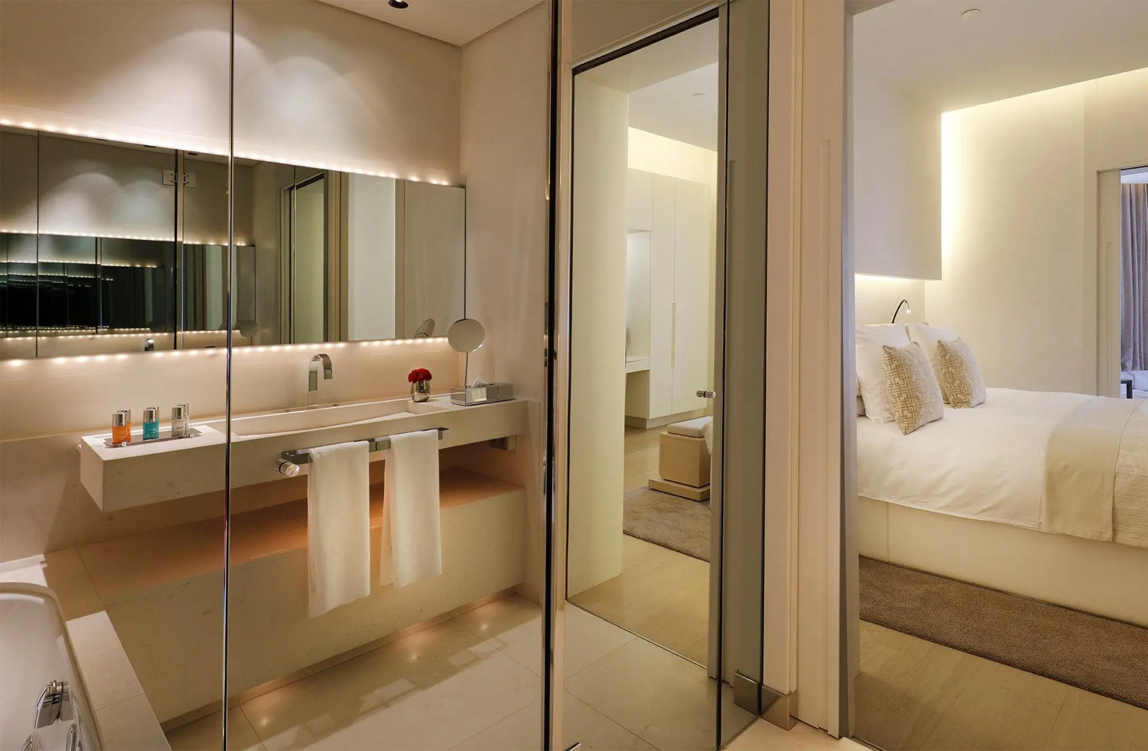 Photo - ABaC H&R Barcelona Monument