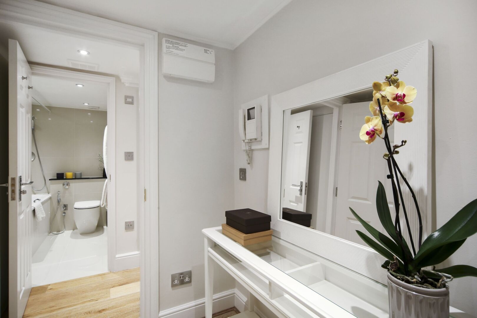 Foto - Queensgate Court Apartments