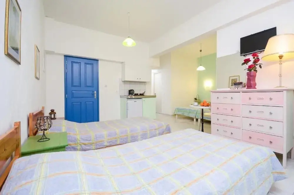 Photo - Celeste NAXOS Chora