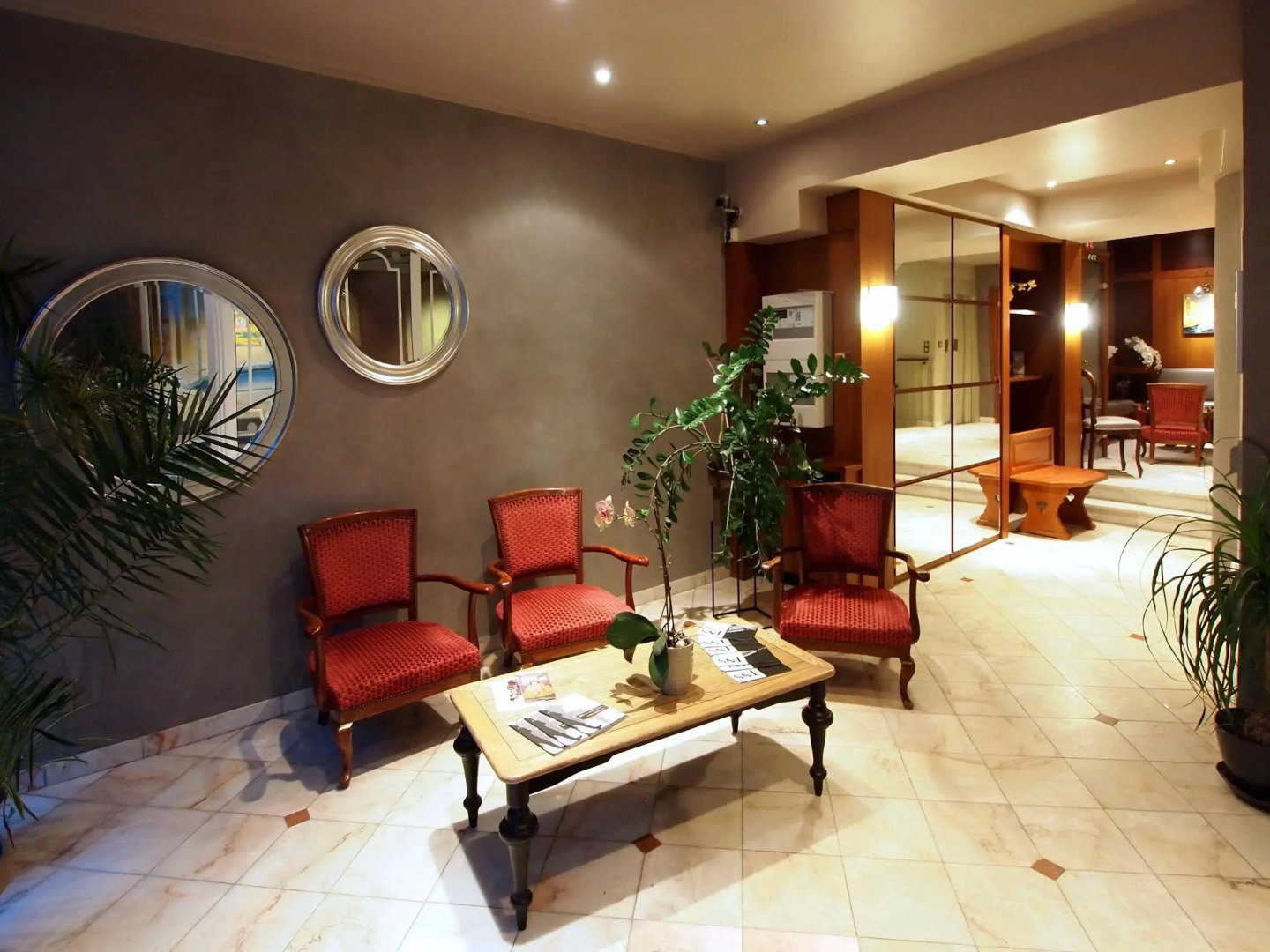 Foto - Logis Hôtel Restaurant Au Cerf d'Or