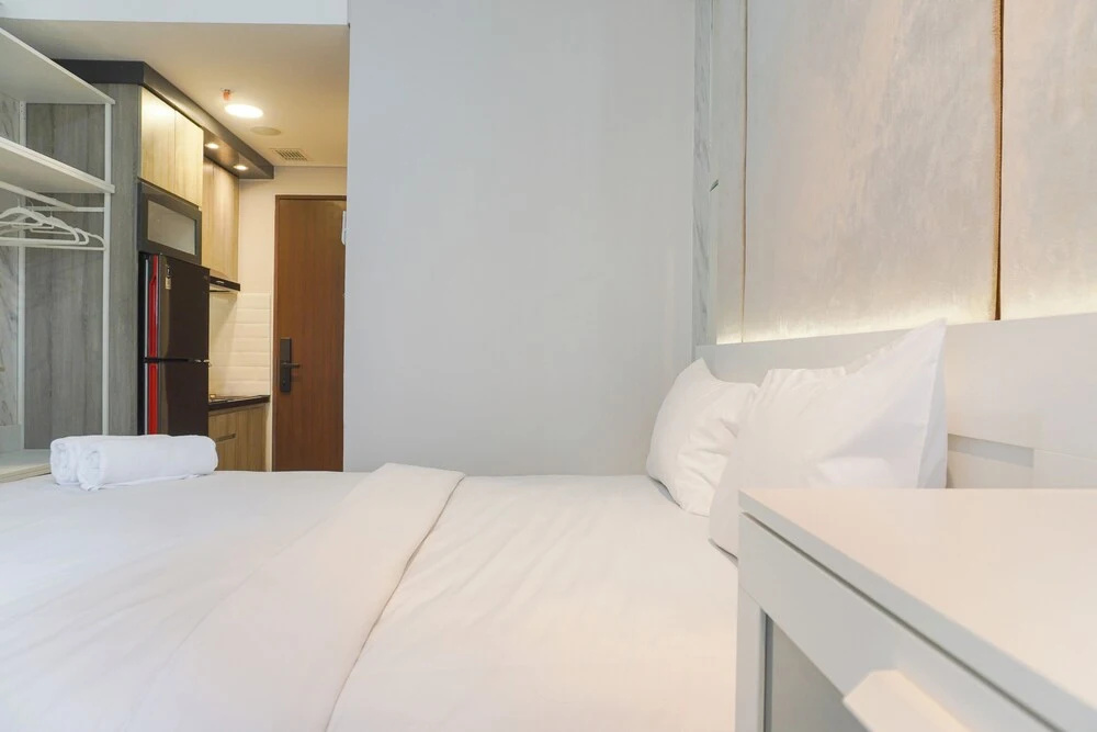 Modern Look And Nice Studio Transpark Bintaro Apartment